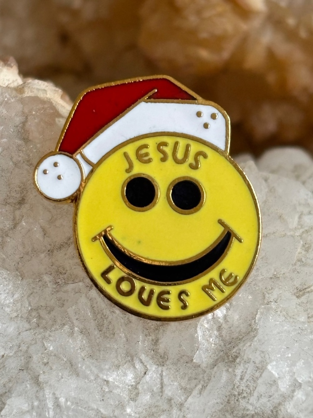 VTG New Old Stock Jesus Loves Me Smiley Face Santa Hat Pin Dale's Orrs NOS